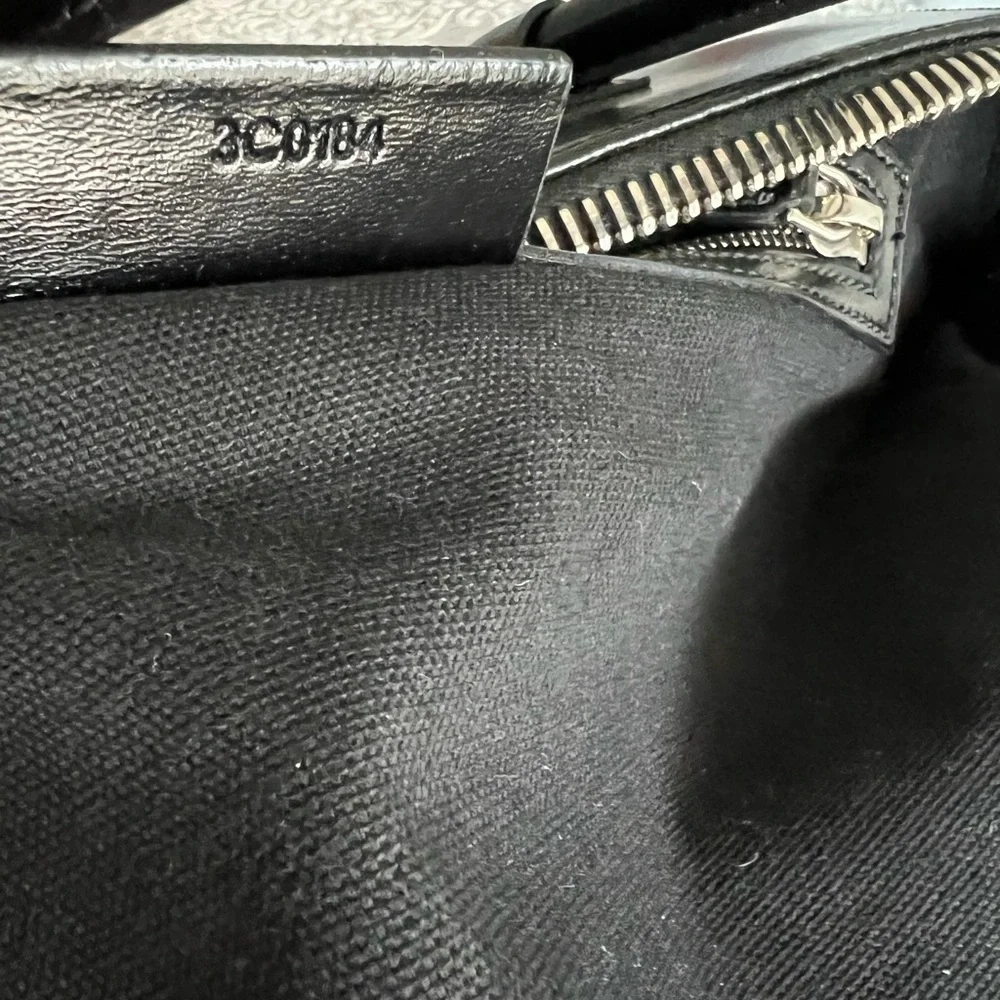 Givenchy Medium Antigona Satchel in Black - Picture 13 of 15